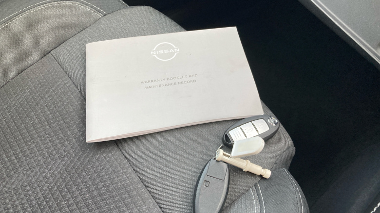 Nissan Qashqai 1.3 DiG-T MH N-Connecta 5dr Petrol Hatchback